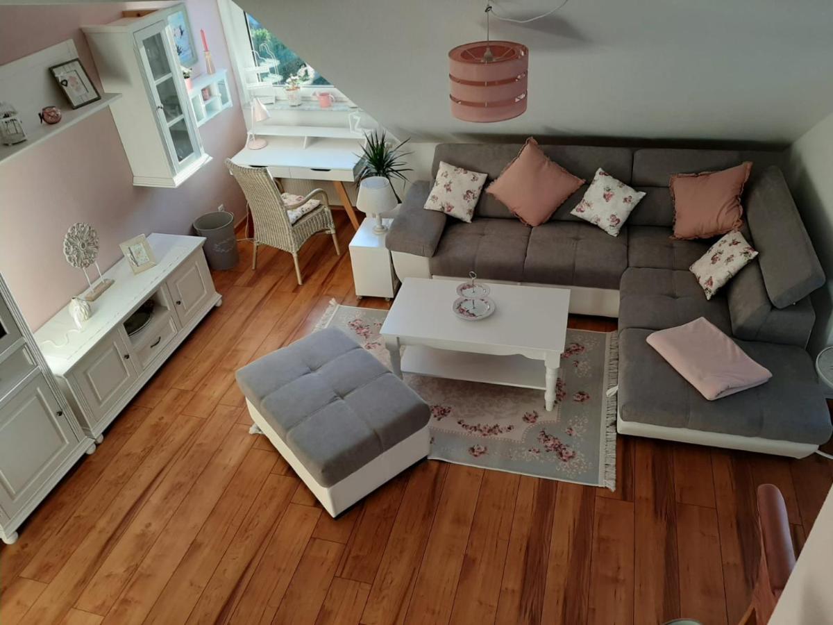 Auszeit Rheingauer Rosengasse Appartement Johannisberg Buitenkant foto